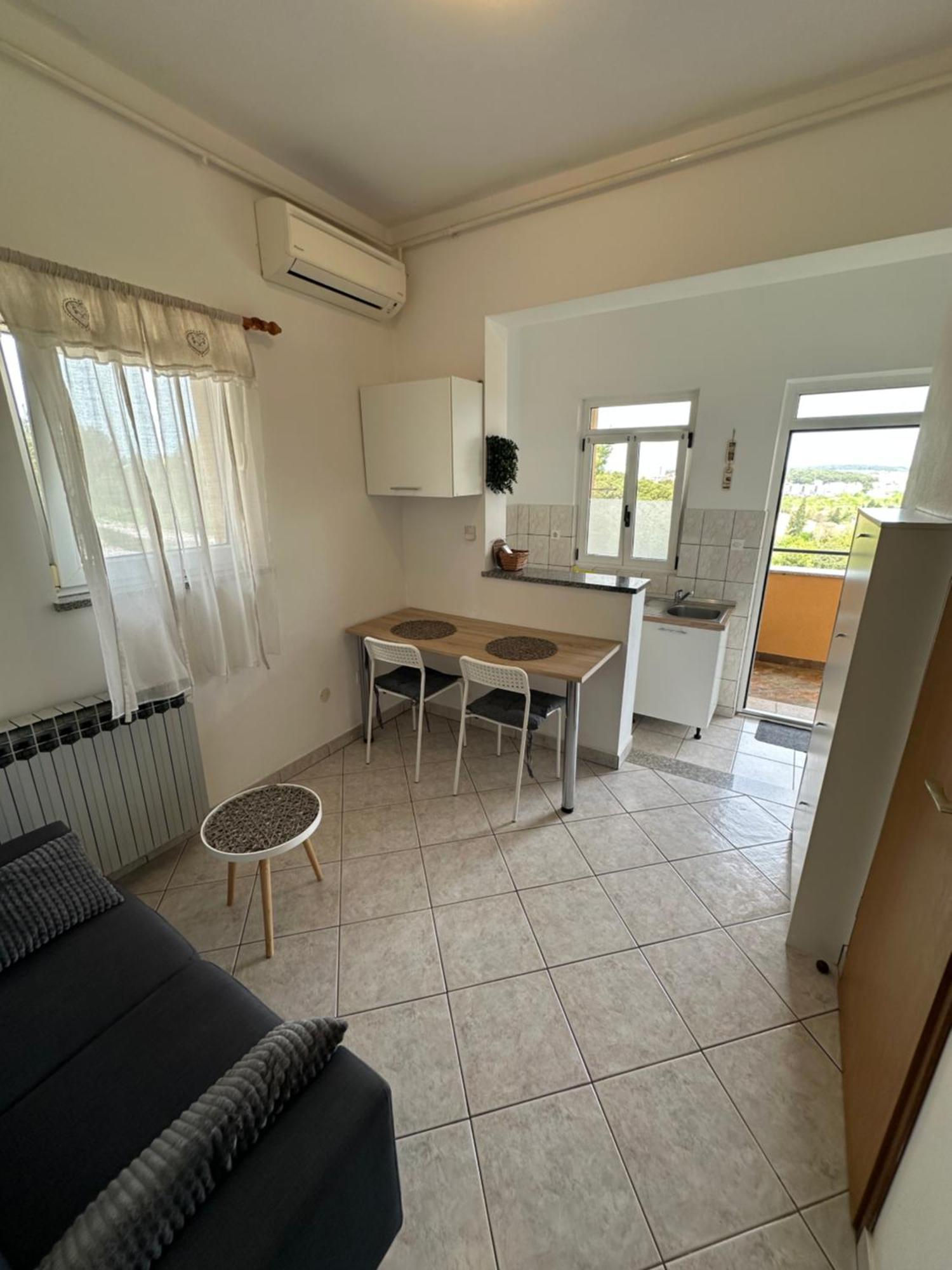 Apartment Piranesi With A Parking Space Pula Exterior photo