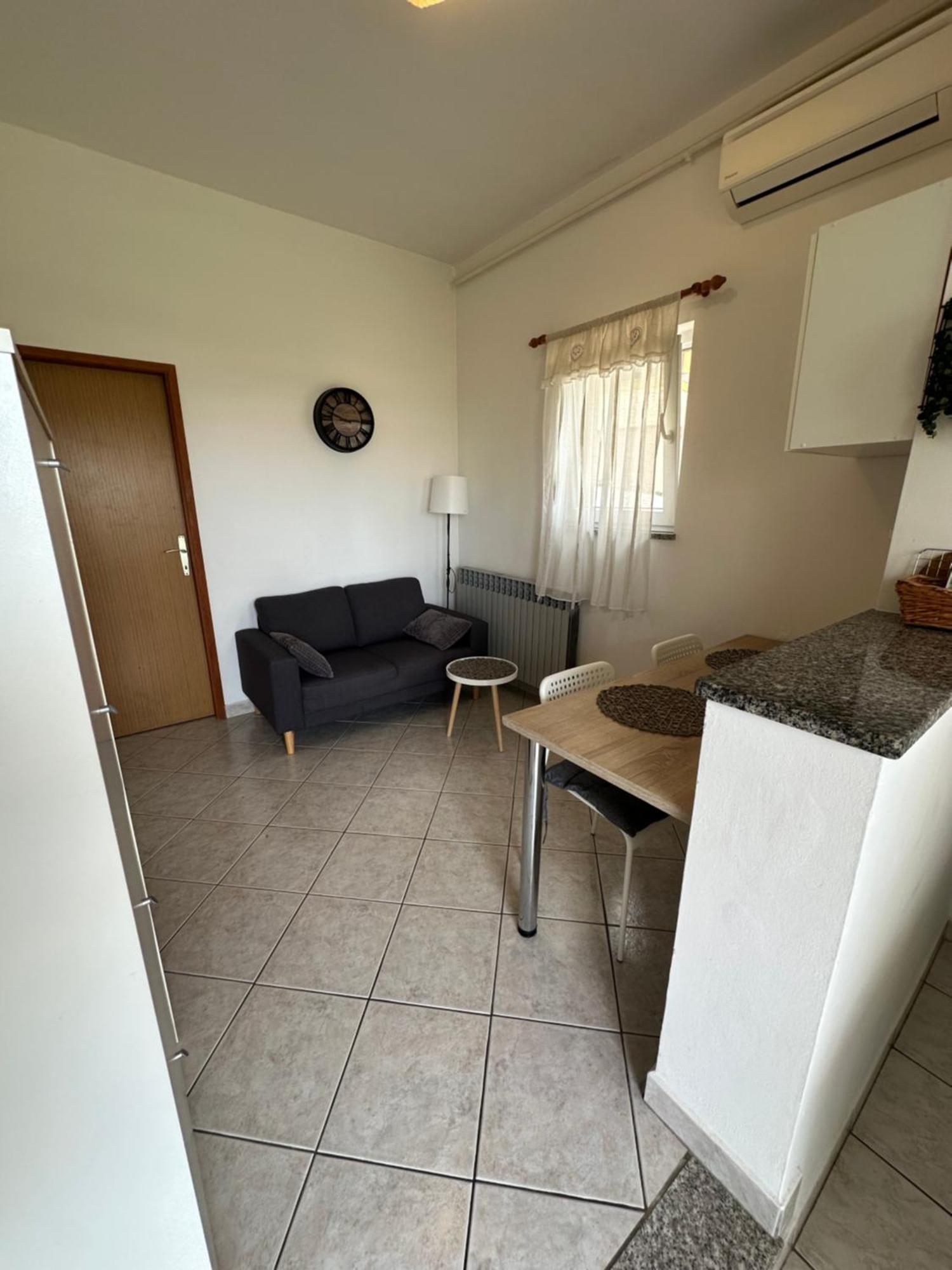 Apartment Piranesi With A Parking Space Pula Exterior photo
